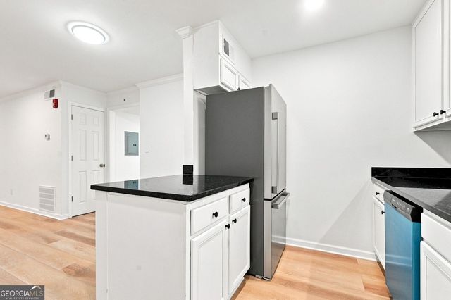 5095 Roswell Road 203, Sandy Springs, GA 30342