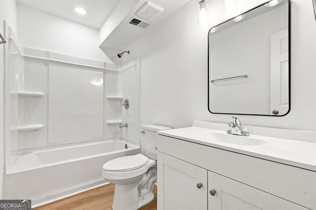 5095 Roswell Road 203, Sandy Springs, GA 30342