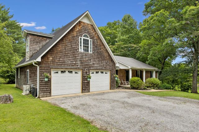 110 Jefferson Dr, Columbia, TN 38401