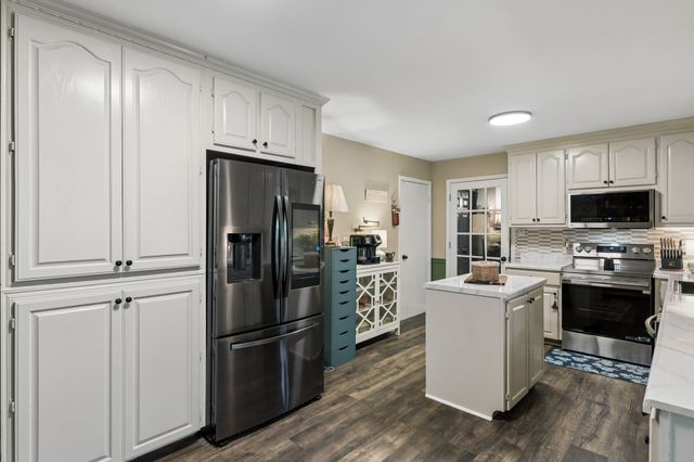 110 Jefferson Dr, Columbia, TN 38401