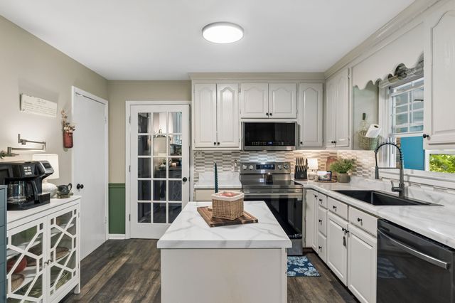 110 Jefferson Dr, Columbia, TN 38401