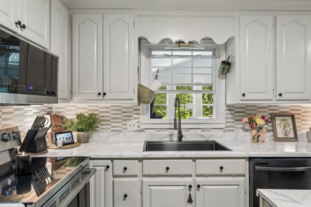110 Jefferson Dr, Columbia, TN 38401