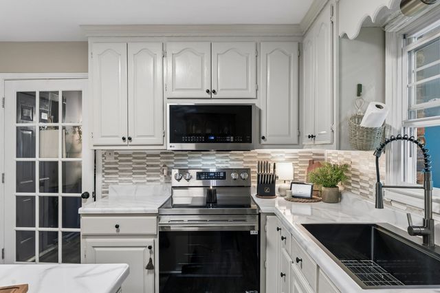 110 Jefferson Dr, Columbia, TN 38401