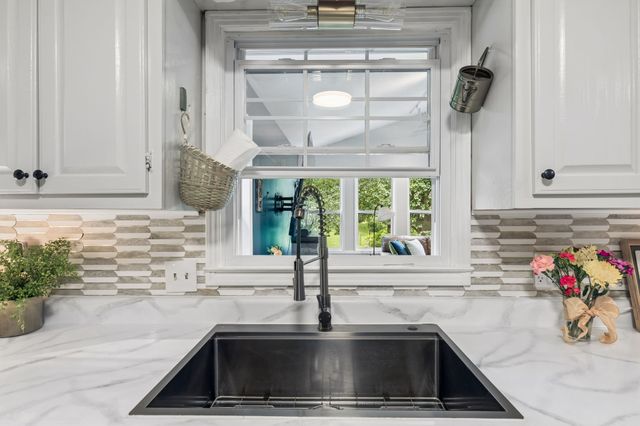 110 Jefferson Dr, Columbia, TN 38401