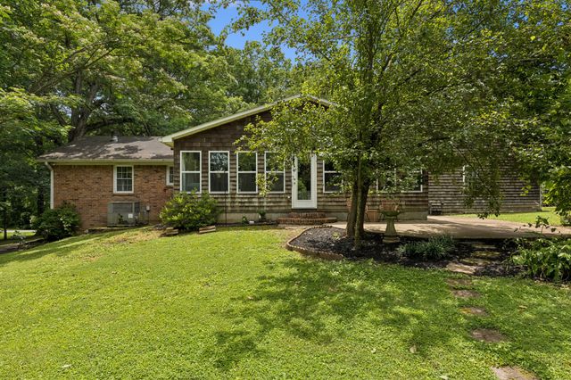 110 Jefferson Dr, Columbia, TN 38401