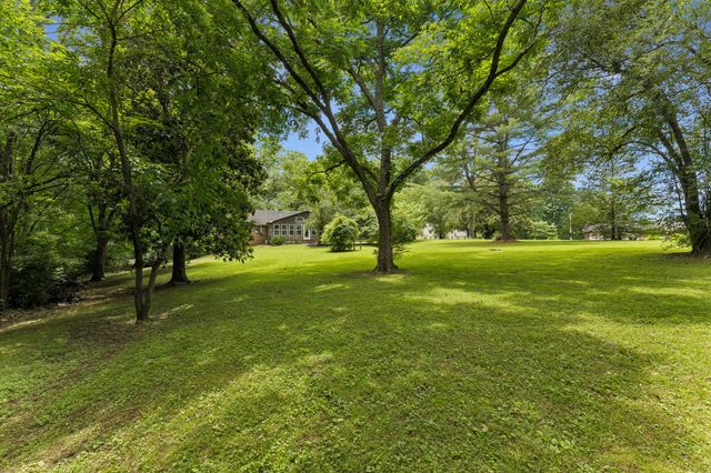 110 Jefferson Dr, Columbia, TN 38401