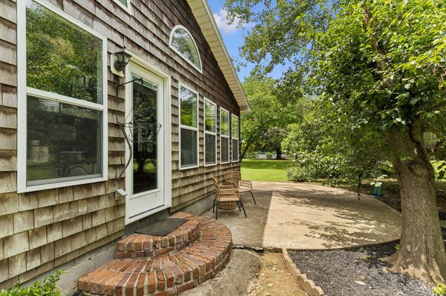 110 Jefferson Dr, Columbia, TN 38401