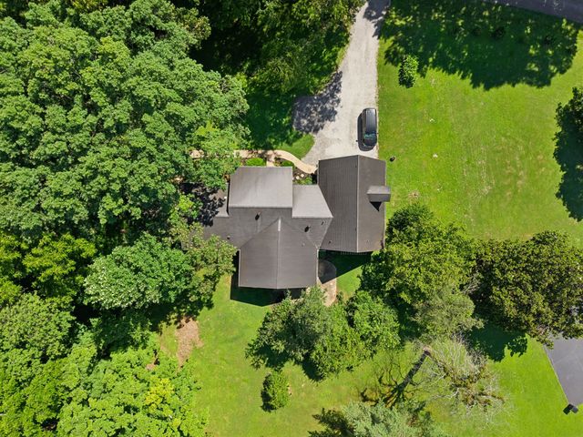 110 Jefferson Dr, Columbia, TN 38401