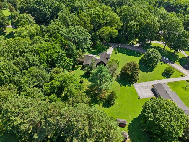 110 Jefferson Dr, Columbia, TN 38401