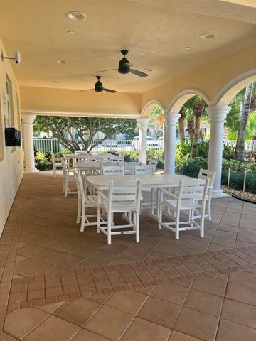 4 Harbour Isle Drive E 203, Fort Pierce, FL 34949