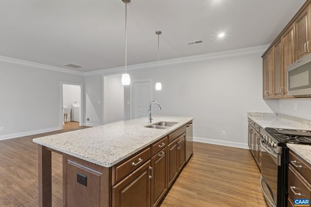 21 BLACKBERRY PL, Zion Crossroads, VA 22942