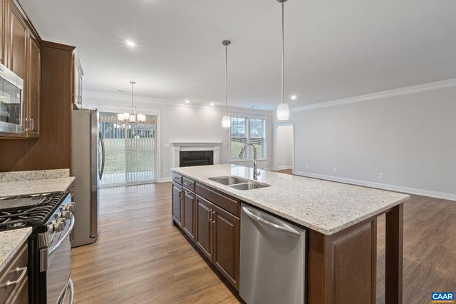 21 BLACKBERRY PL, Zion Crossroads, VA 22942