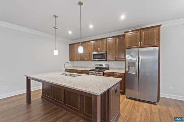 21 BLACKBERRY PL, Zion Crossroads, VA 22942