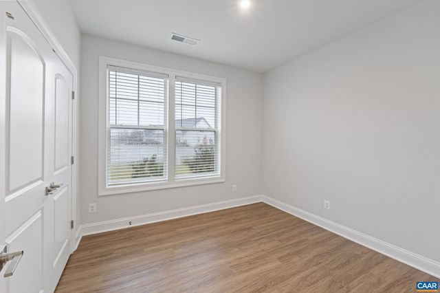 21 BLACKBERRY PL, Zion Crossroads, VA 22942