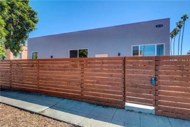 3626 S Cimarron Street, Los Angeles, CA 90018