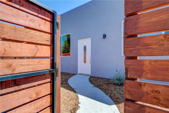 3626 S Cimarron Street, Los Angeles, CA 90018