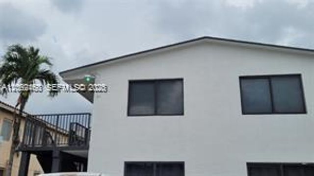 110 W 26th St 4, Hialeah, FL 33010