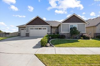 4221 S Yelm Place, Kennewick, WA 99337