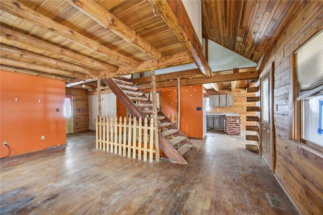 189 Denny Rd, Valencia Boro, PA 16059