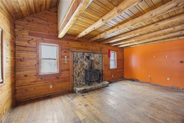 189 Denny Rd, Valencia Boro, PA 16059