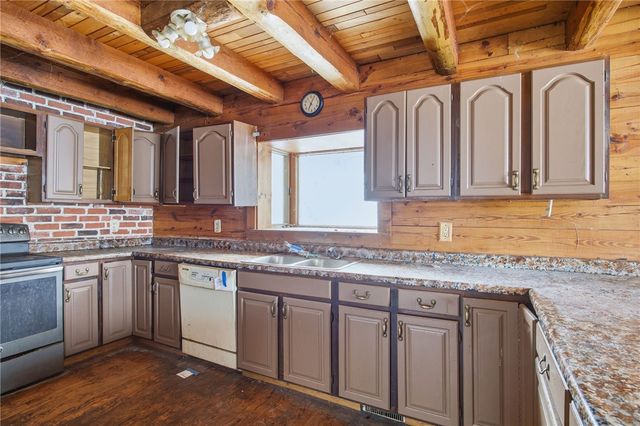 189 Denny Rd, Valencia Boro, PA 16059