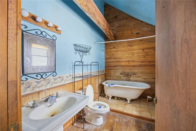 189 Denny Rd, Valencia Boro, PA 16059