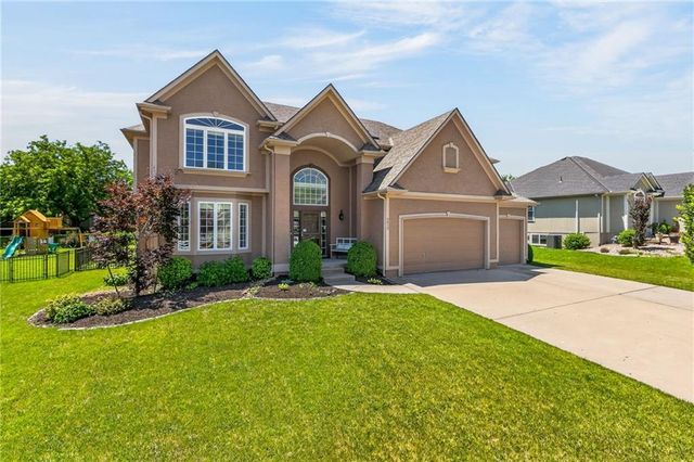 2413 SW Kenwill Drive, Lee's Summit, MO 64082