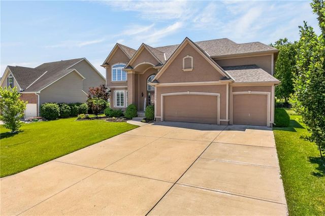 2413 SW Kenwill Drive, Lee's Summit, MO 64082
