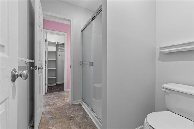 2413 SW Kenwill Drive, Lee's Summit, MO 64082