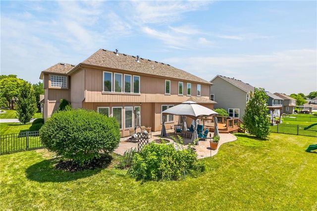 2413 SW Kenwill Drive, Lee's Summit, MO 64082
