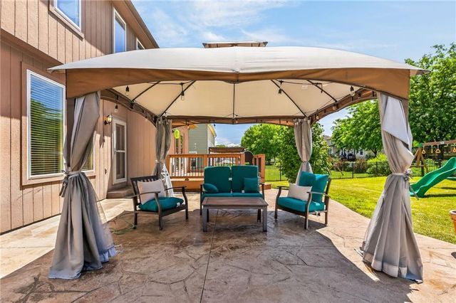 2413 SW Kenwill Drive, Lee's Summit, MO 64082