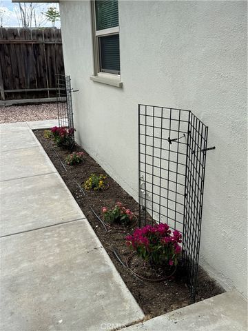 1342 B Opal, Mentone, CA 92359