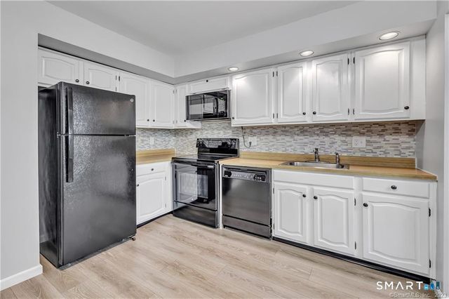 125 Warner Hill Road 40, Stratford, CT 06614