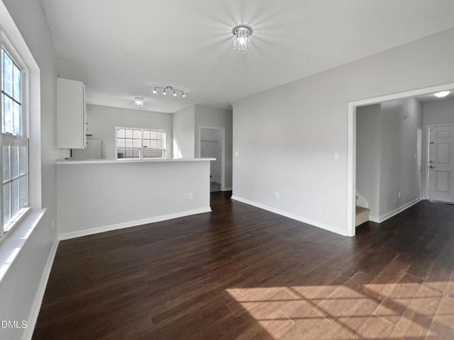 6836 Lakinsville Lane, Raleigh, NC 27610