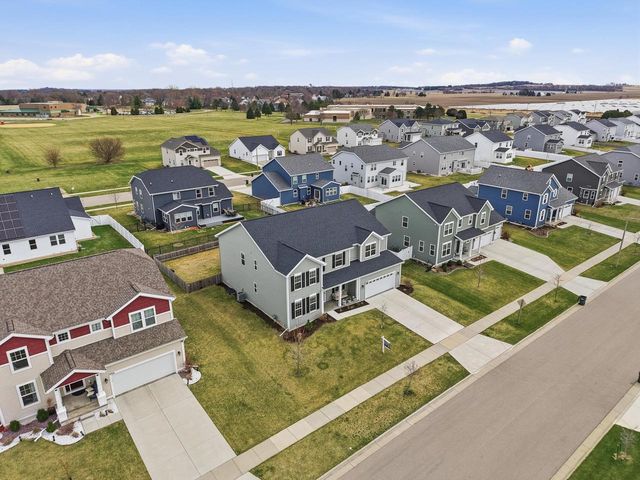 2752 Leo Mary Street, Fitchburg, WI 53711