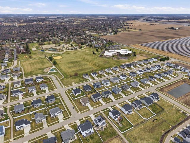 2752 Leo Mary Street, Fitchburg, WI 53711