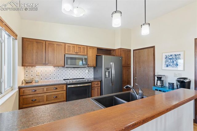 1142 Fontmore Road C, Colorado Springs, CO 80904