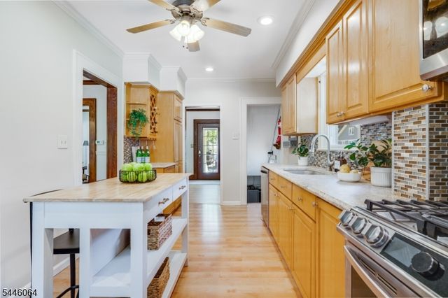 20 Lincoln Ave, Livingston Twp., NJ 07039