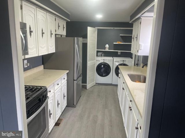 14731 NATIONAL DR, Chantilly, VA 20151