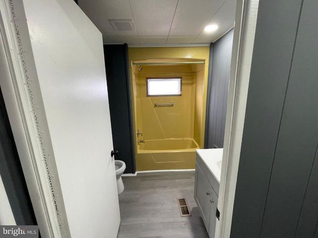 14731 NATIONAL DR, Chantilly, VA 20151