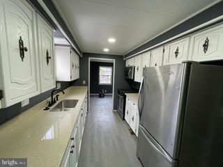 14731 NATIONAL DR, Chantilly, VA 20151