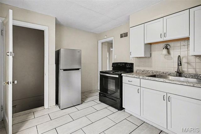 7030 Emma Avenue, St Louis, MO 63136