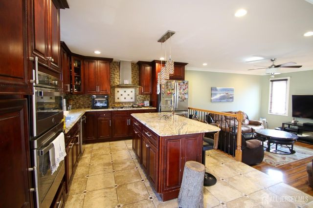 199 E Arthur Place, Iselin, NJ 08830