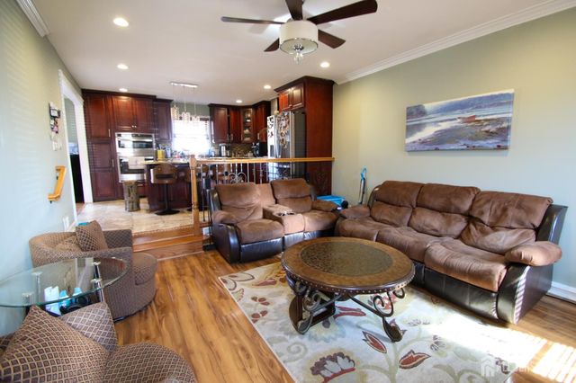 199 E Arthur Place, Iselin, NJ 08830