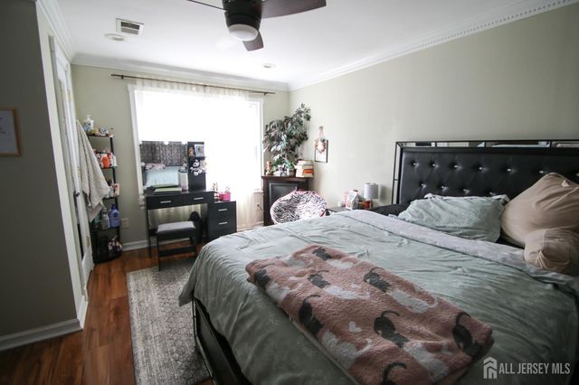 199 E Arthur Place, Iselin, NJ 08830