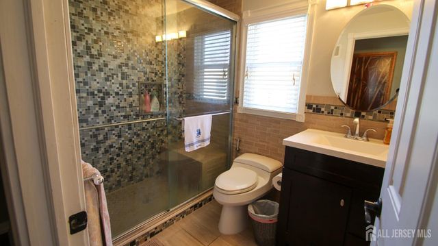 199 E Arthur Place, Iselin, NJ 08830