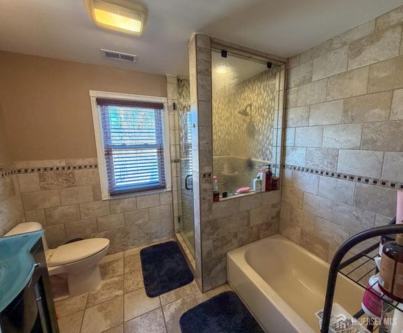 199 E Arthur Place, Iselin, NJ 08830