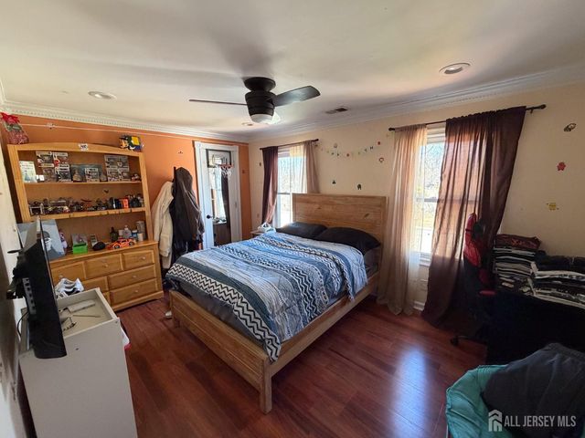 199 E Arthur Place, Iselin, NJ 08830