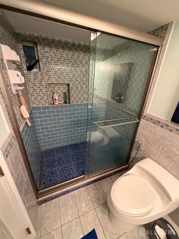 199 E Arthur Place, Iselin, NJ 08830