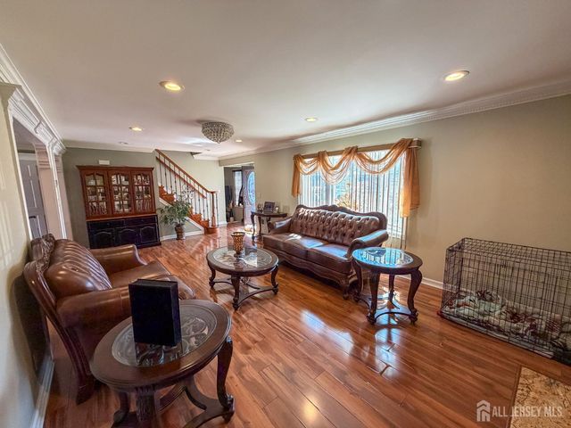199 E Arthur Place, Iselin, NJ 08830